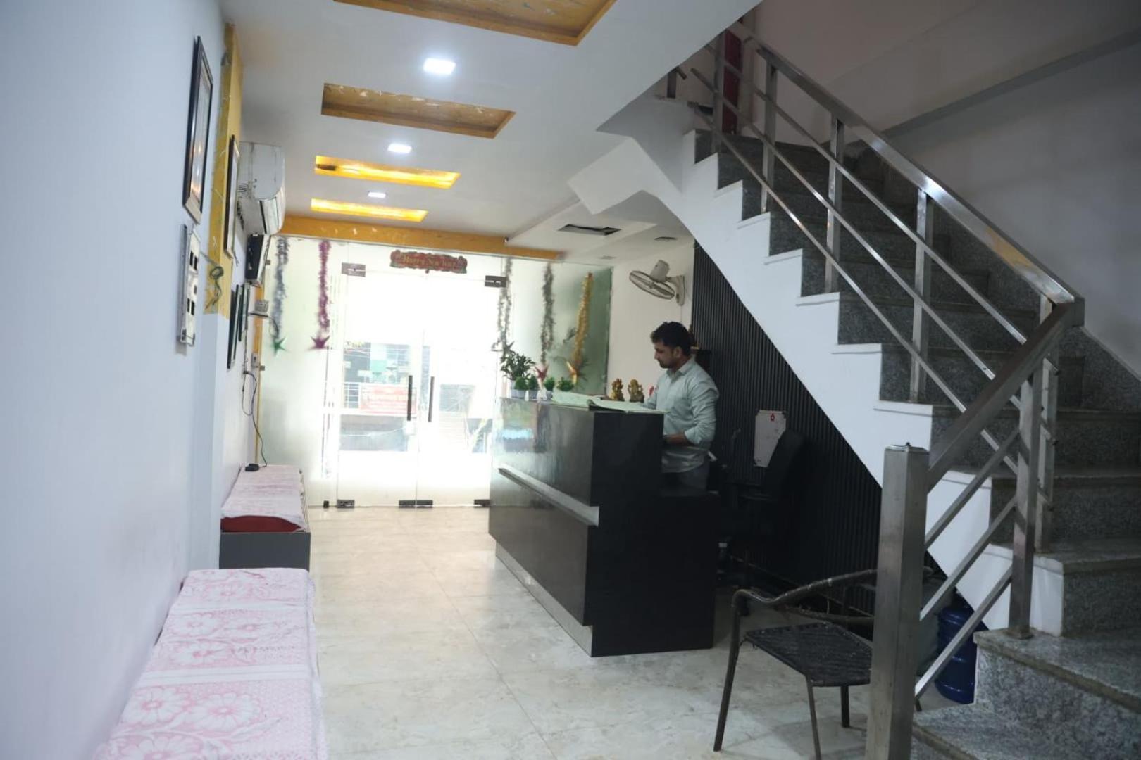 Hotel Grand Father อัครา ภายนอก รูปภาพ