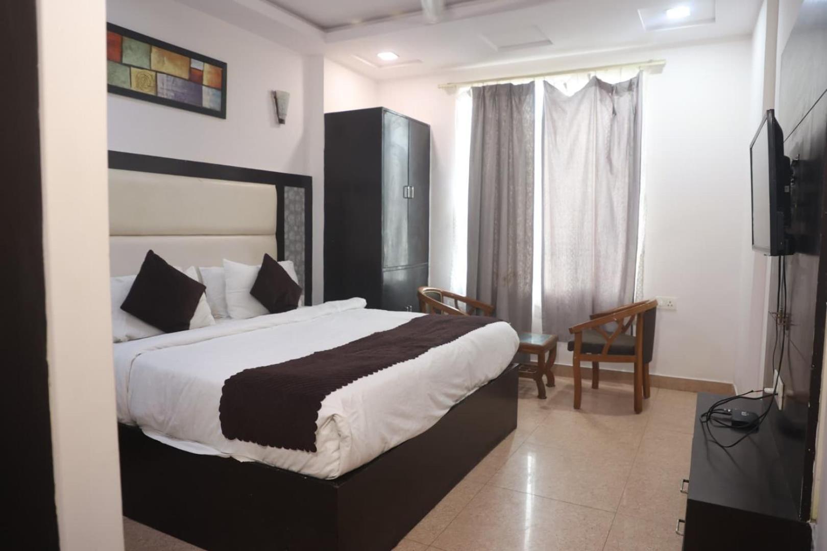 Hotel Grand Father อัครา ภายนอก รูปภาพ